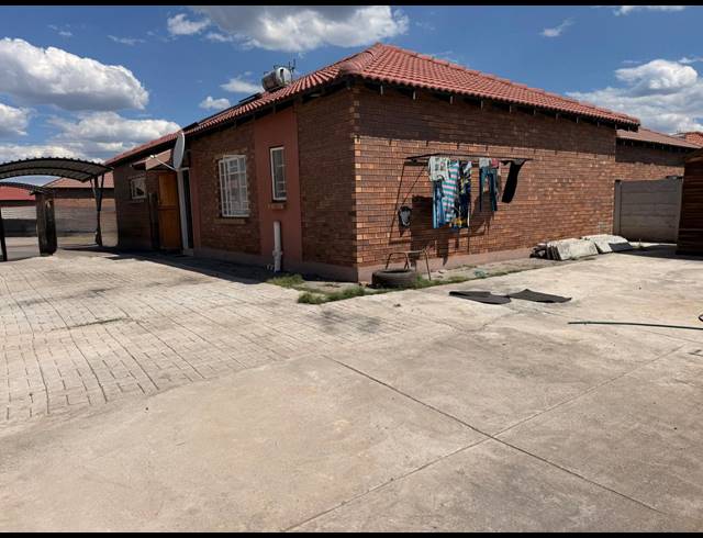 3 BEDROOM HOUSE FOR SALE IN WATERKLOOF EAST